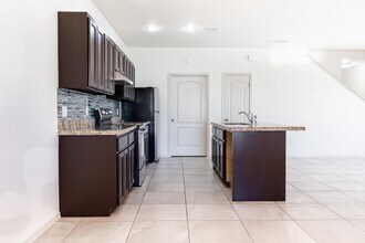 1601 Ann Harbor St in Laredo, TX - Building Photo - Building Photo