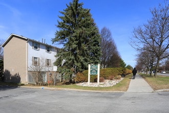 1654-1994 John St in Markham, ON - Building Photo - Building Photo