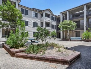 501 W 26th St, Unit 120 in Austin, TX - Building Photo - Building Photo