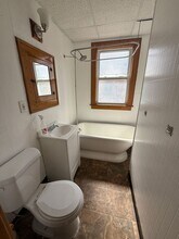 1566 W 116th St in Cleveland, OH - Building Photo - Building Photo