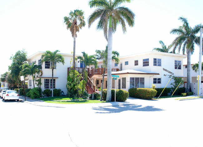 Sandcastle By The Sea in Hollywood, FL - Building Photo - Building Photo