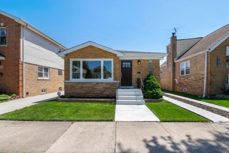 2909 N Nordica Ave in Chicago, IL - Building Photo