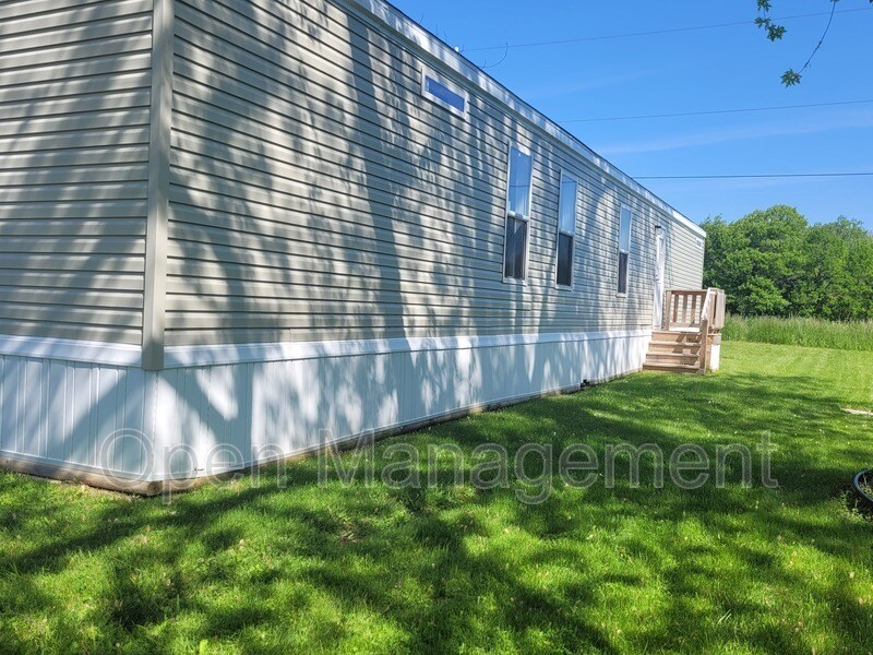 415 North Elkhart Street Wakarusa, IN Rental Homes and Apartments for Rent