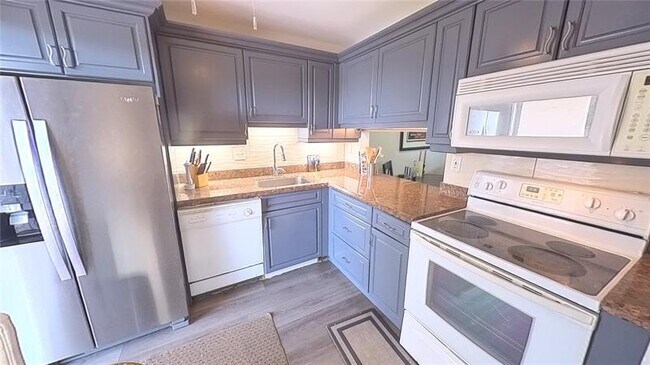2668 Garden Dr N in Lake Worth Beach, FL - Building Photo - Building Photo