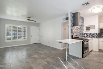 512 E Roanoke Ave in Phoenix, AZ - Building Photo - Building Photo