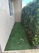 3321 Quail Close in Pompano Beach, FL - Building Photo - Building Photo