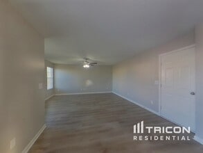 411 Fox Trot Dr in Columbia, SC - Foto de edificio - Building Photo