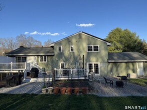 15 Brookfield Dr in East Lyme, CT - Building Photo - Building Photo