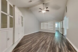 15114 Stillcreek Dr in Houston, TX - Building Photo - Building Photo
