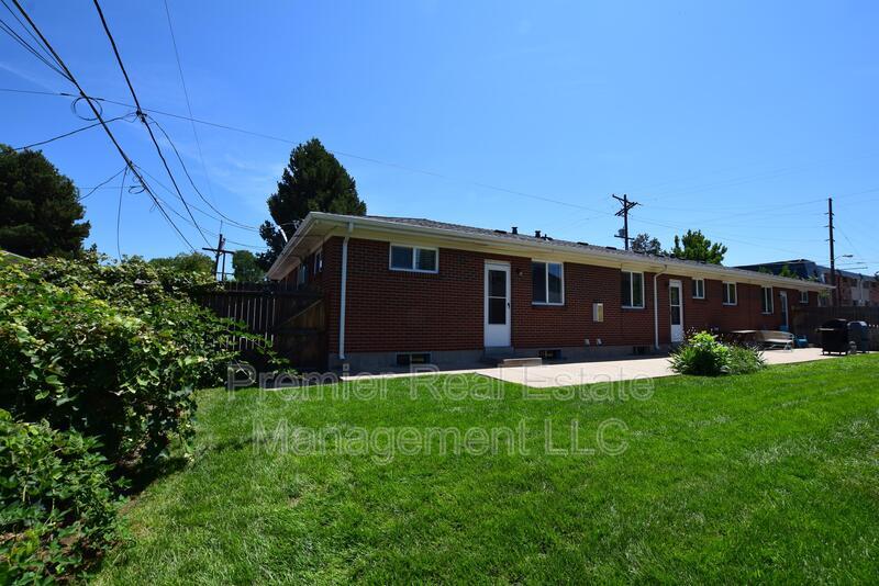 1889 S Clermont St in Denver, CO - Building Photo