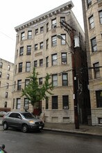 15 Lawrence St in Yonkers, NY - Building Photo - Building Photo