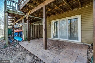 33 Lake Park Ct in Germantown, MD - Building Photo - Building Photo