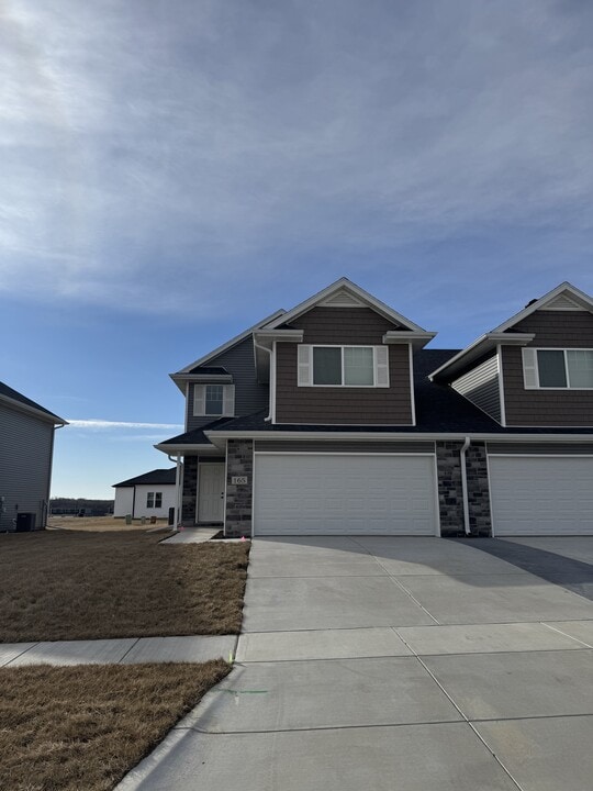 165 W Olson Ave in Lincoln, NE - Building Photo