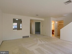 1068 W Foxcroft Dr in Camp Hill, PA - Building Photo - Building Photo