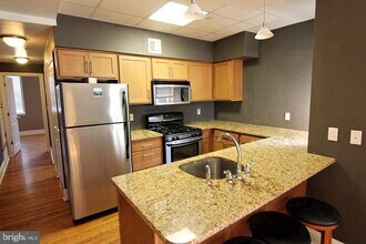 974 N 5th St in Philadelphia, PA - Building Photo - Building Photo
