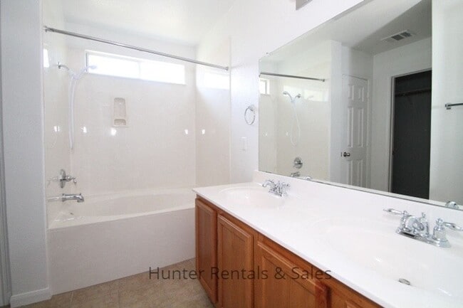 505 Vega Ln in Killeen, TX - Foto de edificio - Building Photo