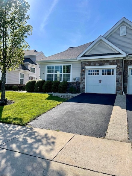 property at 38 W Delray Ln