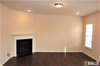 2102 Peakside Dr in Apex, NC - Building Photo - Building Photo