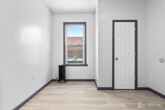 211 N 13th St in Newark, NJ - Building Photo - Building Photo