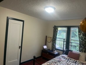 8950 NE Emerson St in Portland, OR - Foto de edificio - Building Photo