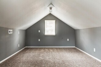 1112 Quincy St in Leavenworth, KS - Building Photo - Building Photo