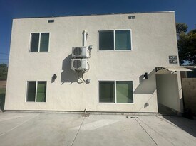 145 E 97th St in Los Angeles, CA - Building Photo