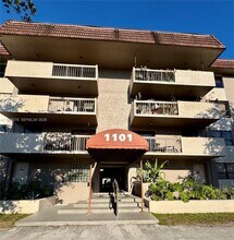 1101 SW 122nd Ave in Miami, FL - Building Photo - Building Photo