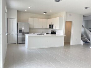 1427 SE 7th Ter in Homestead, FL - Building Photo - Building Photo