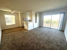 805-807 S Vulcan Ave in Encinitas, CA - Building Photo