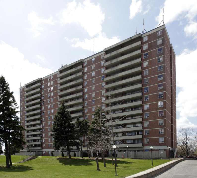 Kingside Apartments in Toronto, ON - Building Photo