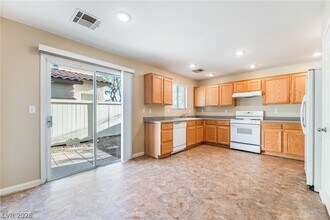 1160 Blue Magenta Ave in Las Vegas, NV - Building Photo - Building Photo