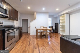 312 N 40th Street in Philadelphia, PA - Building Photo - Interior Photo