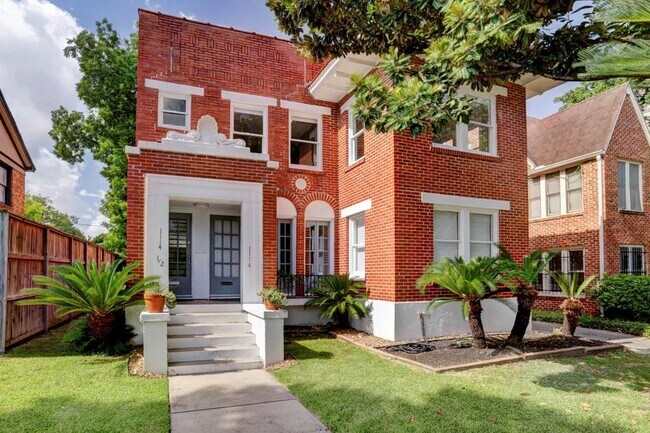 1114 1/2 Bartlett St in Houston, TX - Building Photo - Building Photo