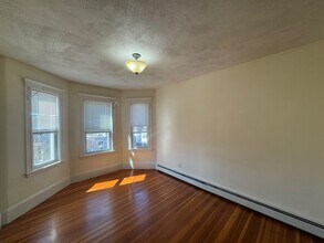 5 Partridge Ave, Unit 2 in Somerville, MA - Building Photo - Building Photo