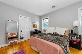 44 Hillside St, Unit 3 in Boston, MA - Foto de edificio - Building Photo