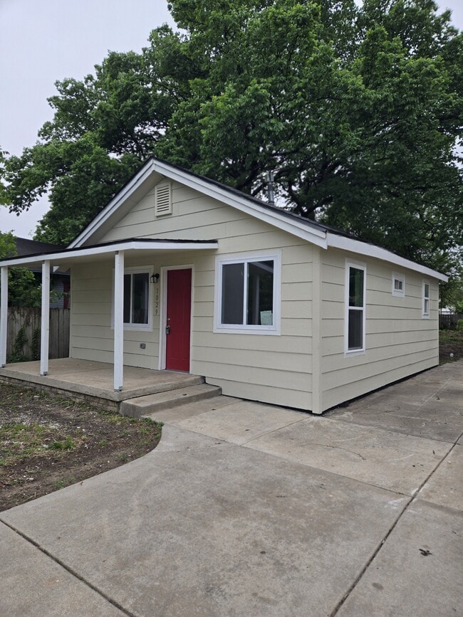 1029 N New York Ave in Wichita, KS - Building Photo - Building Photo