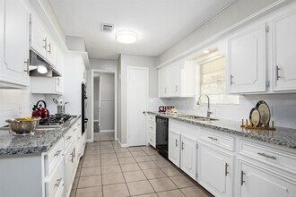 10018 Lazy Oaks St in Houston, TX - Building Photo - Building Photo