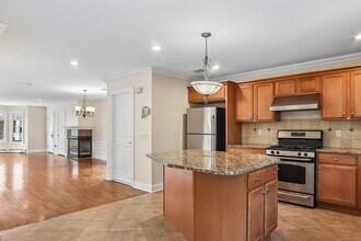 182 Princeton Ln in Palisades Park, NJ - Building Photo - Building Photo