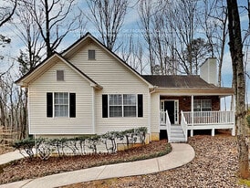 6065 Savannah Dr in Cumming, GA - Building Photo