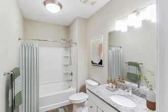 Highcroft Apartments in Simsbury, CT - Building Photo - Building Photo