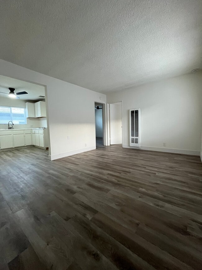 2516 Vanderbilt Ln, Unit 3