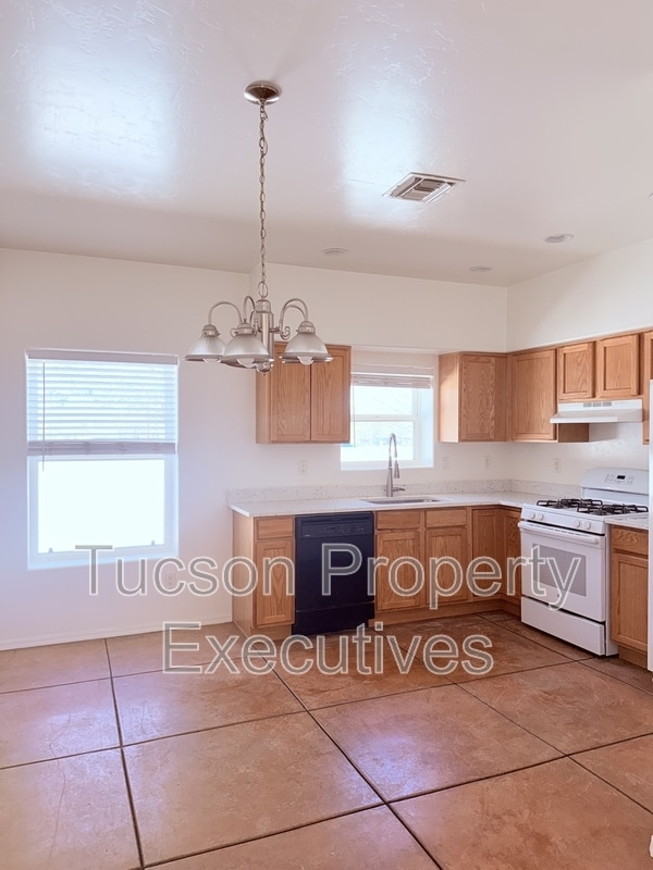 324 W 23rd St in Tucson, AZ - Foto de edificio - Building Photo