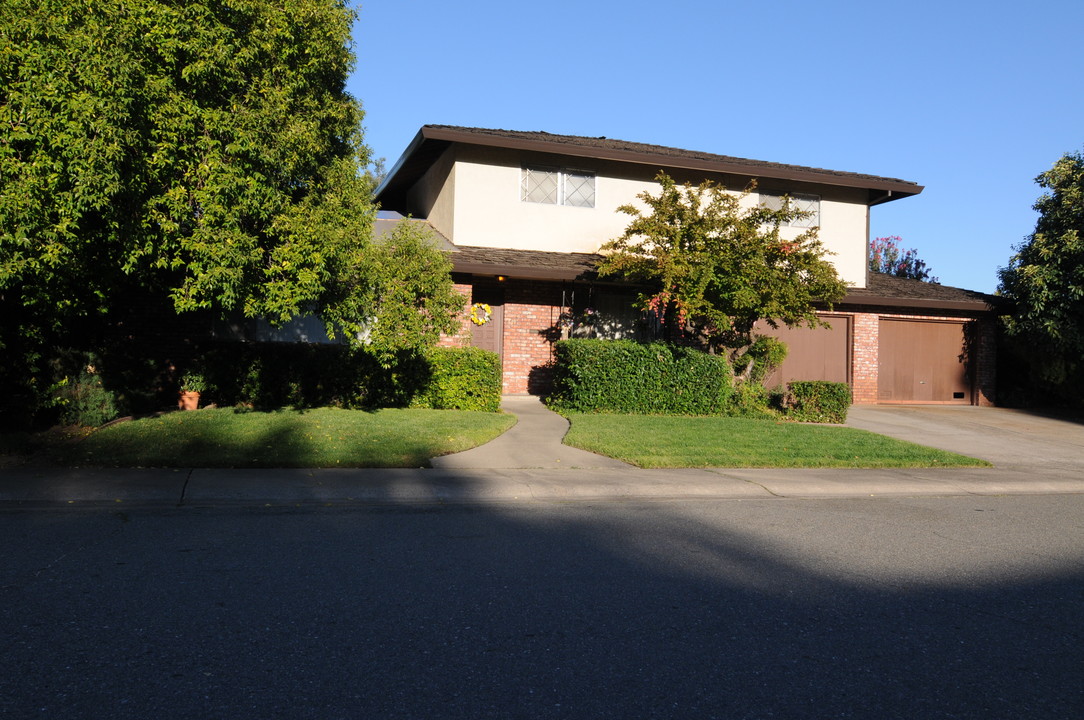 119A-119D Estates Ct in Roseville, CA - Building Photo