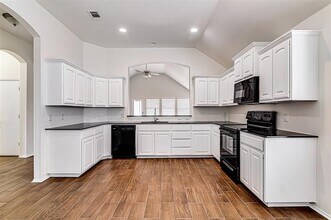 628 Kerry St in Crowley, TX - Building Photo - Building Photo