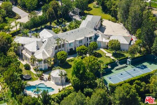 24 Beverly Park Terrace in Beverly Hills, CA - Building Photo