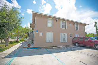 8 Units, 3 Separate Garages in Boynton Beach, FL - Building Photo - Other