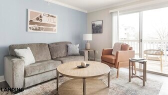 400 Legends Terrace Dr, Unit 7-204 in Eureka, MO - Building Photo