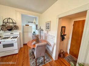 47 Burlington Ave in Leonardo, NJ - Building Photo - Building Photo