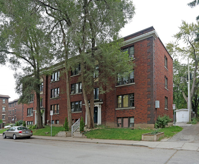 352-356 Hunter St E in Hamilton, ON - Building Photo - Building Photo