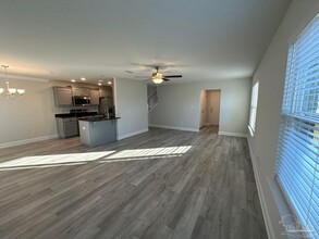 5032 Firstmate Wy in Bellview, FL - Foto de edificio - Building Photo